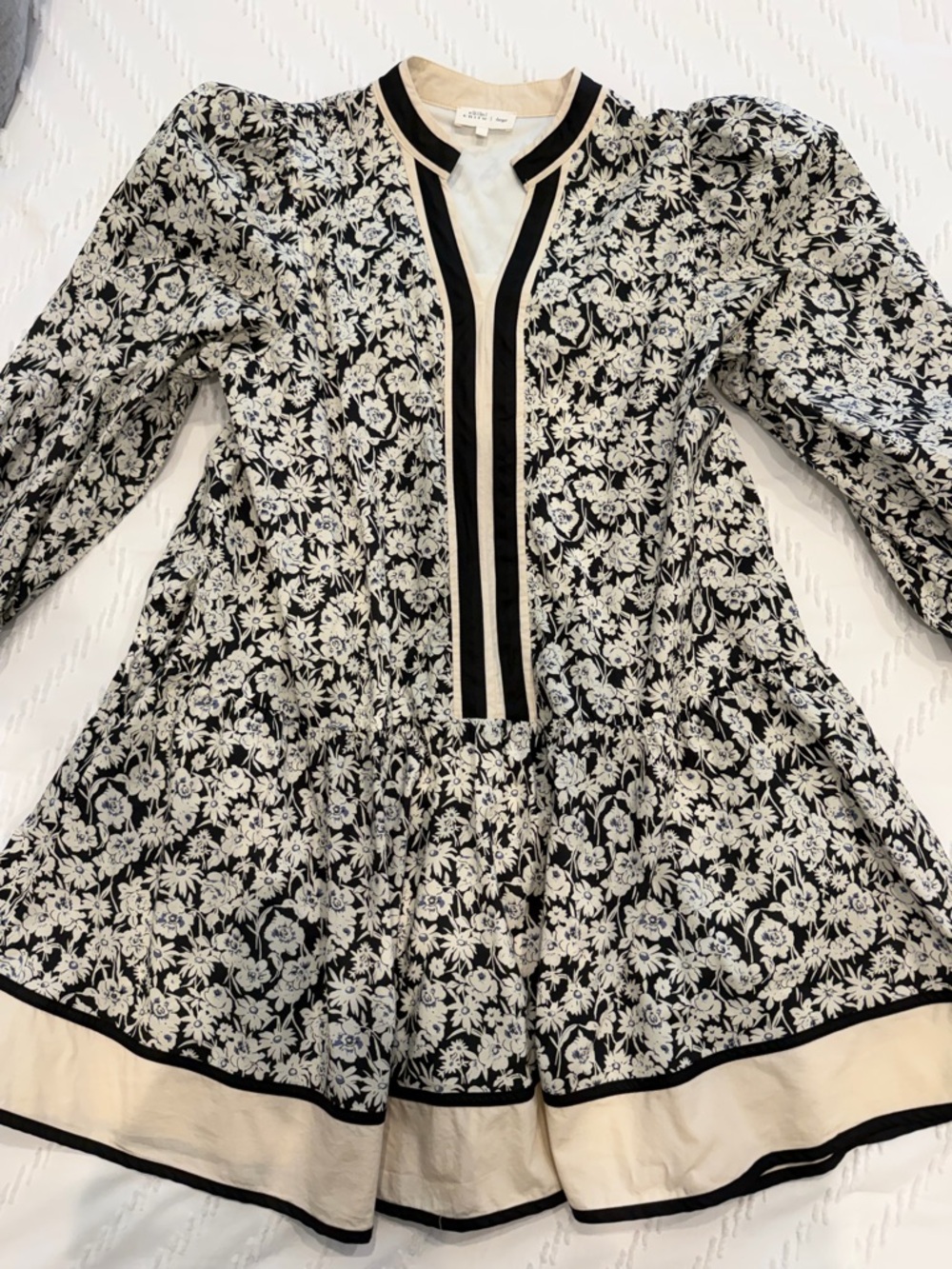 entro Black and Cream Dress with Floral Jacquard